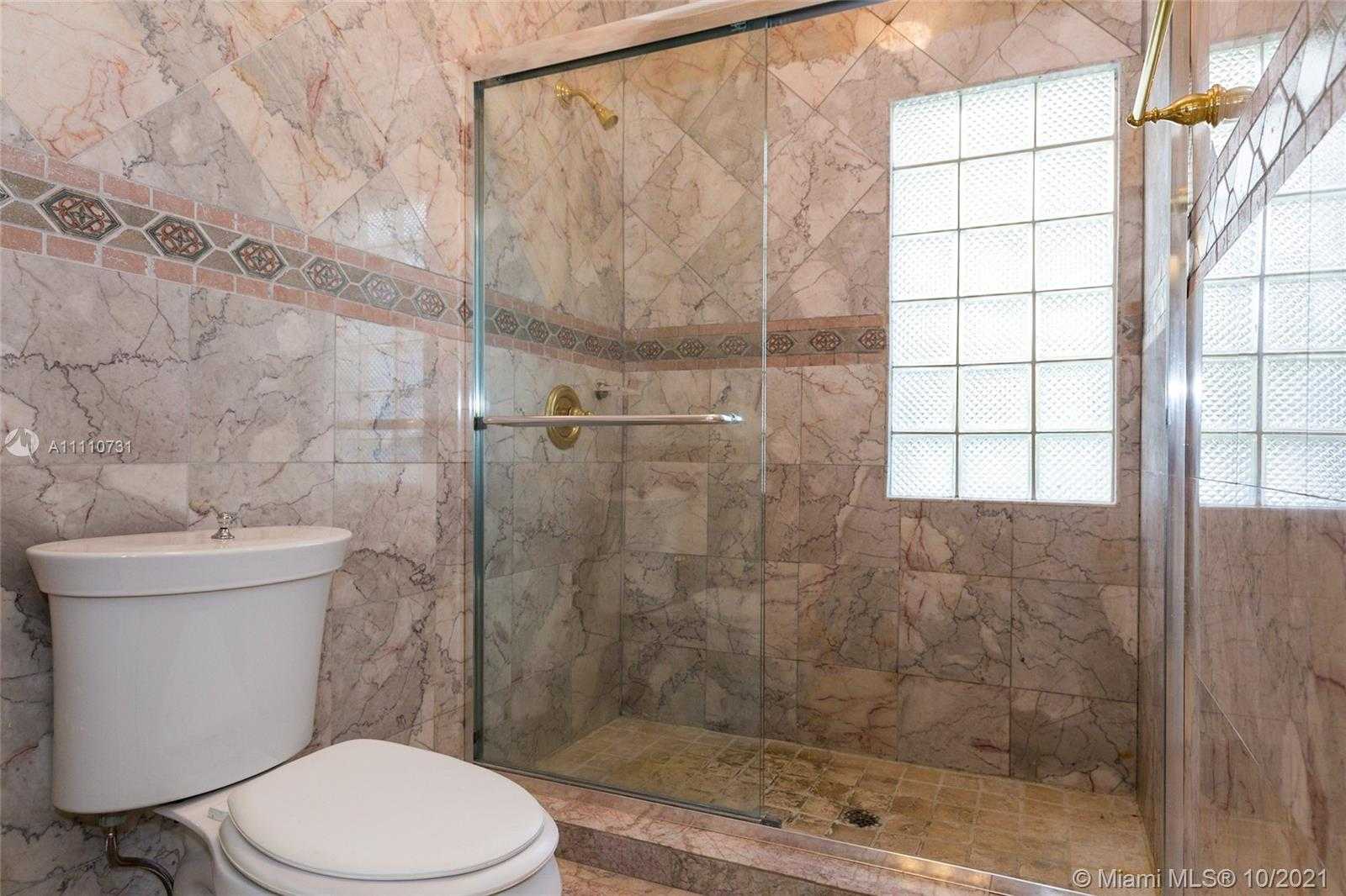 Small Image of 1249 BISCAYA DR, Surfside Number 14