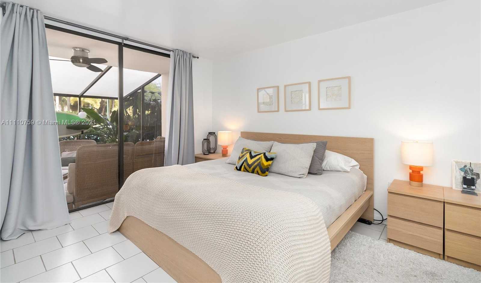 Small Image of 55 OCEAN LANE DR #1027, Key Biscayne Number 11
