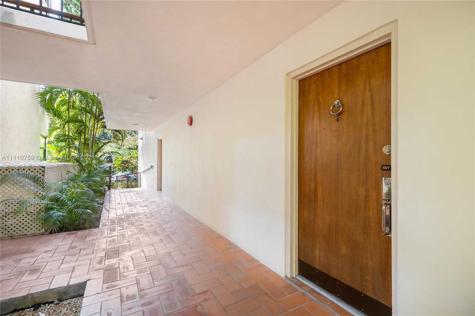 Small Image of 55 OCEAN LANE DR #1027, Key Biscayne Number 19