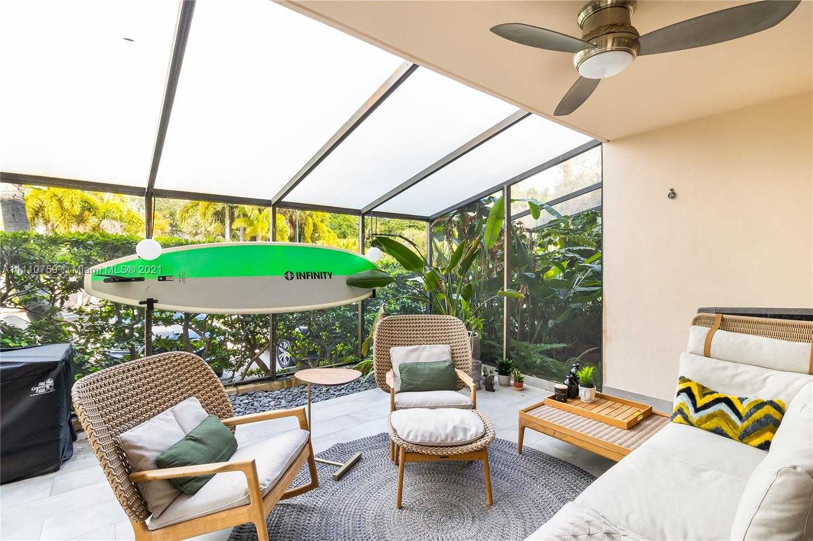 Small Image of 55 OCEAN LANE DR #1027, Key Biscayne Number 6