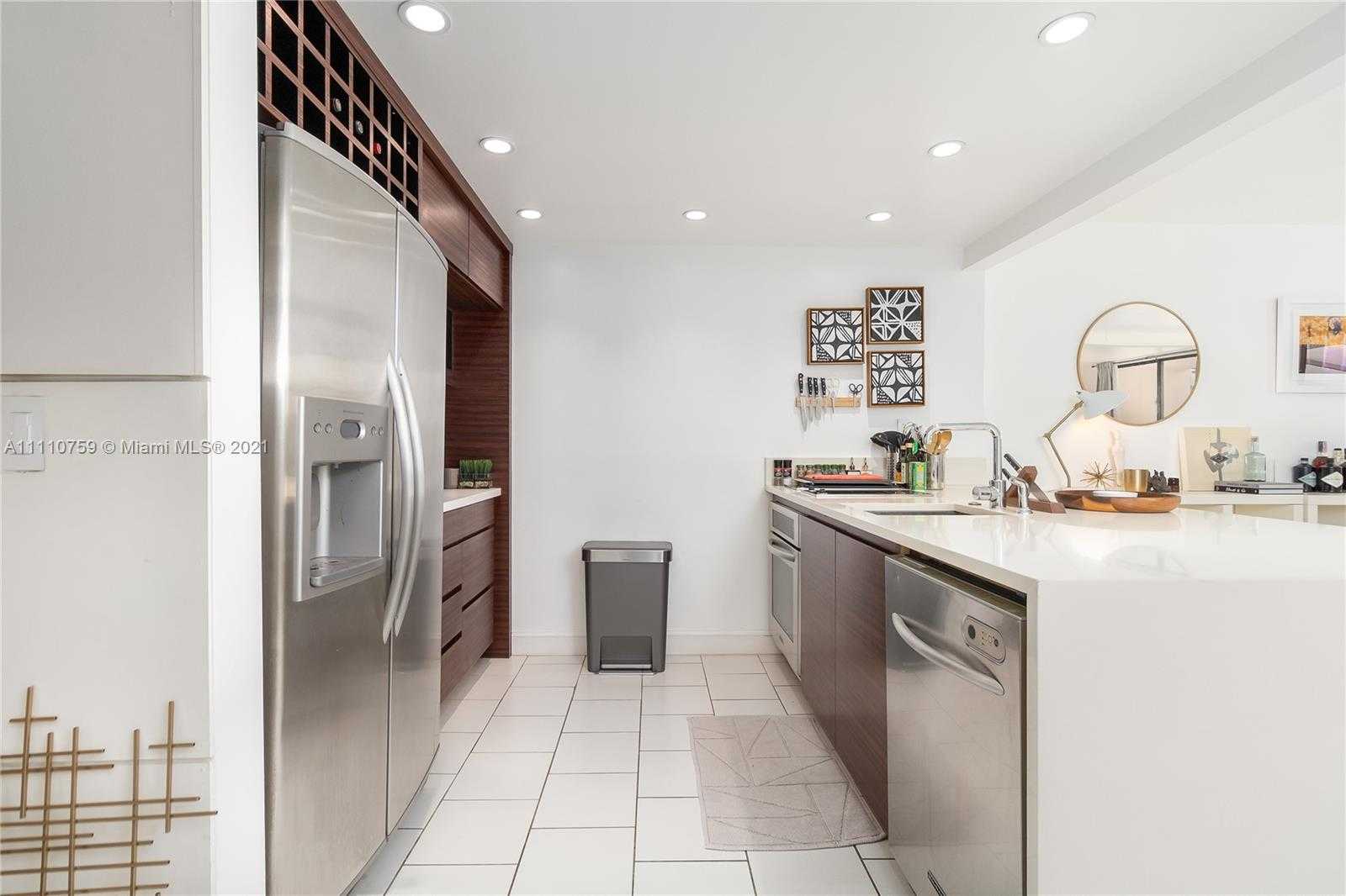 Small Image of 55 OCEAN LANE DR #1027, Key Biscayne Number 9