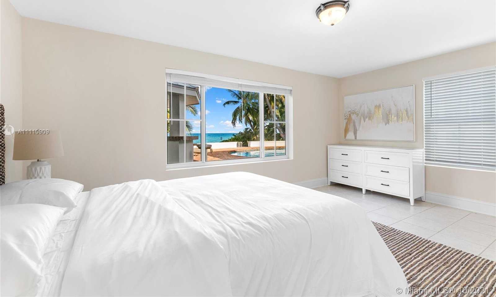 Small Image of 399 OCEAN BLVD, Golden Beach Number 23