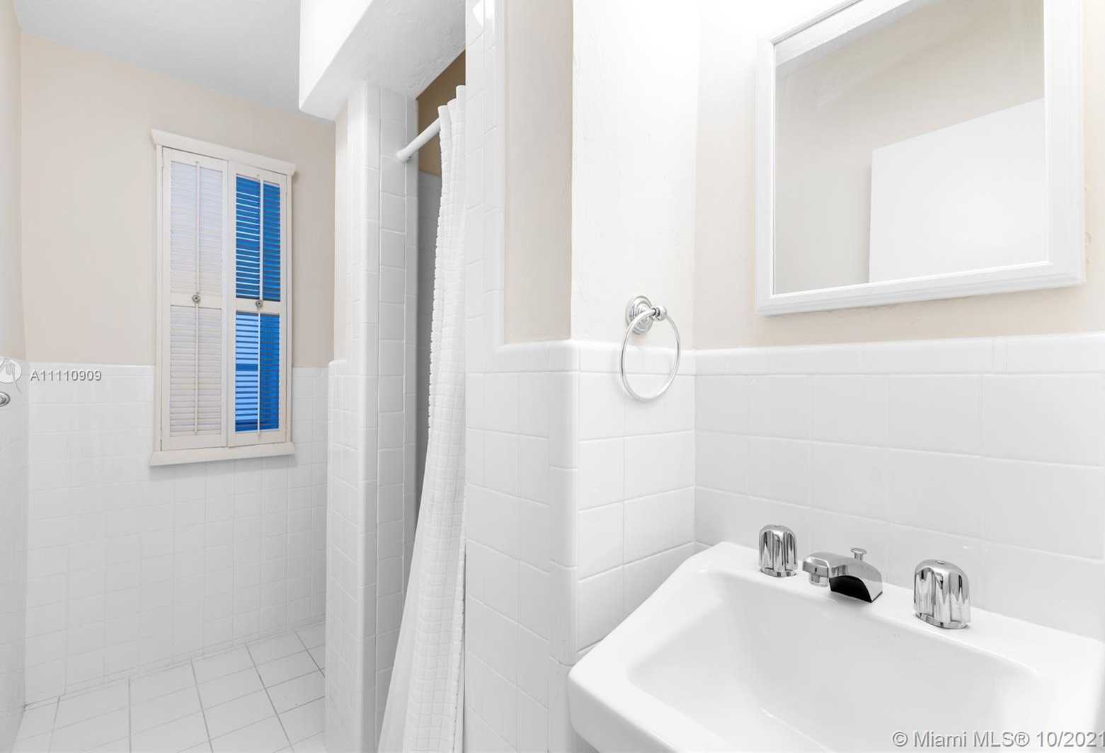 Small Image of 399 OCEAN BLVD, Golden Beach Number 28