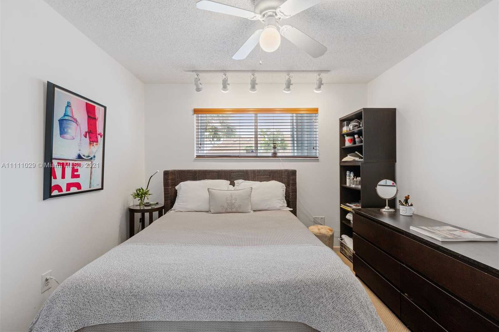 Small Image of 20943 NORTH EAST 37TH CT, Aventura Number 23
