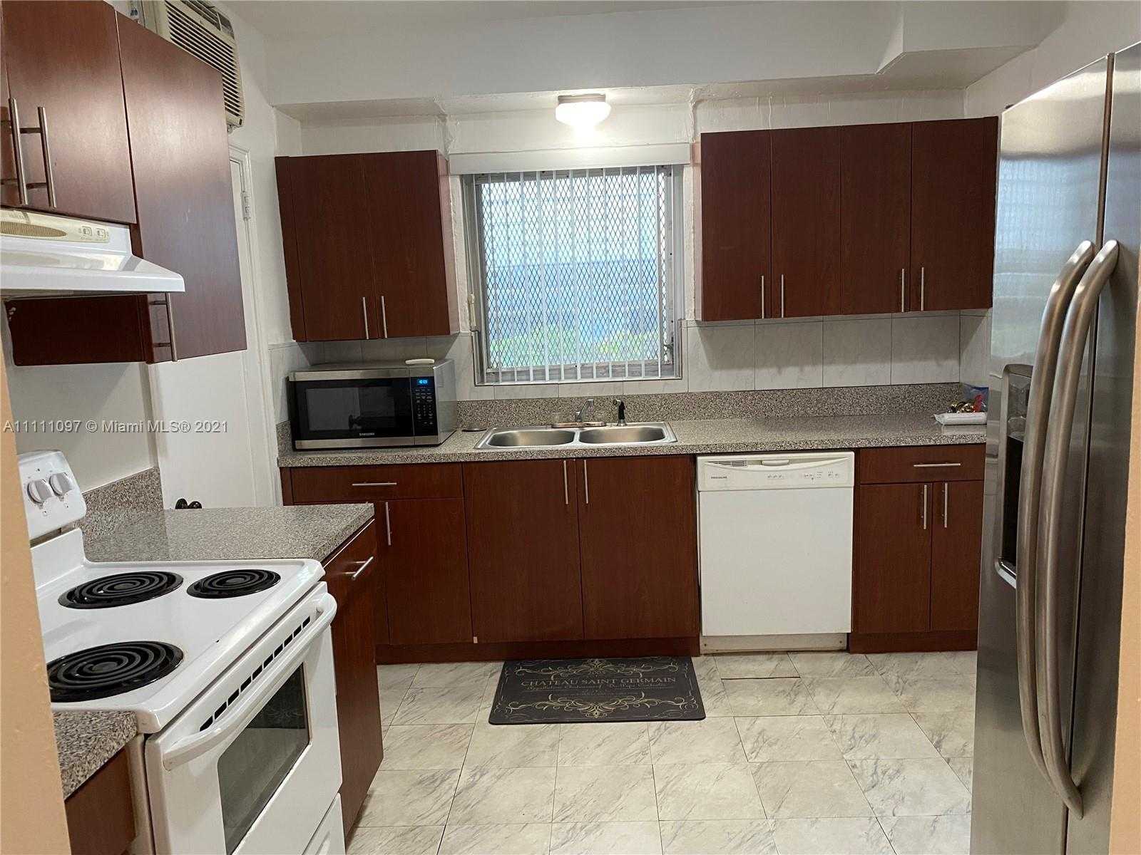 Small Image of 7921 CARLYLE AV #1, Miami Beach Number 2