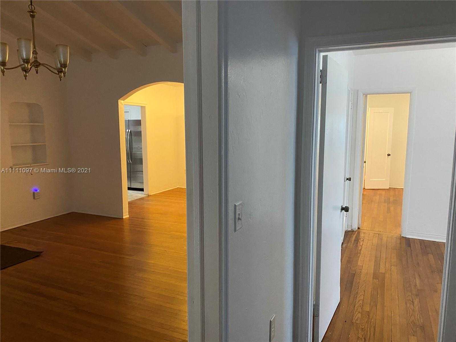 Small Image of 7921 CARLYLE AV #1, Miami Beach Number 4