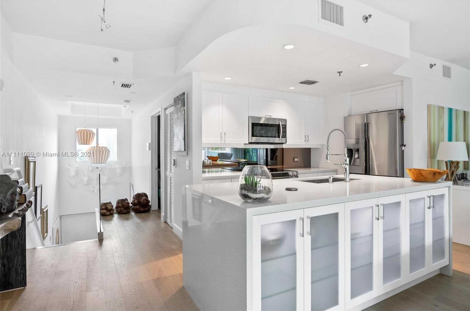 Small Image of 828 3RD ST #312, Miami Beach Number 7