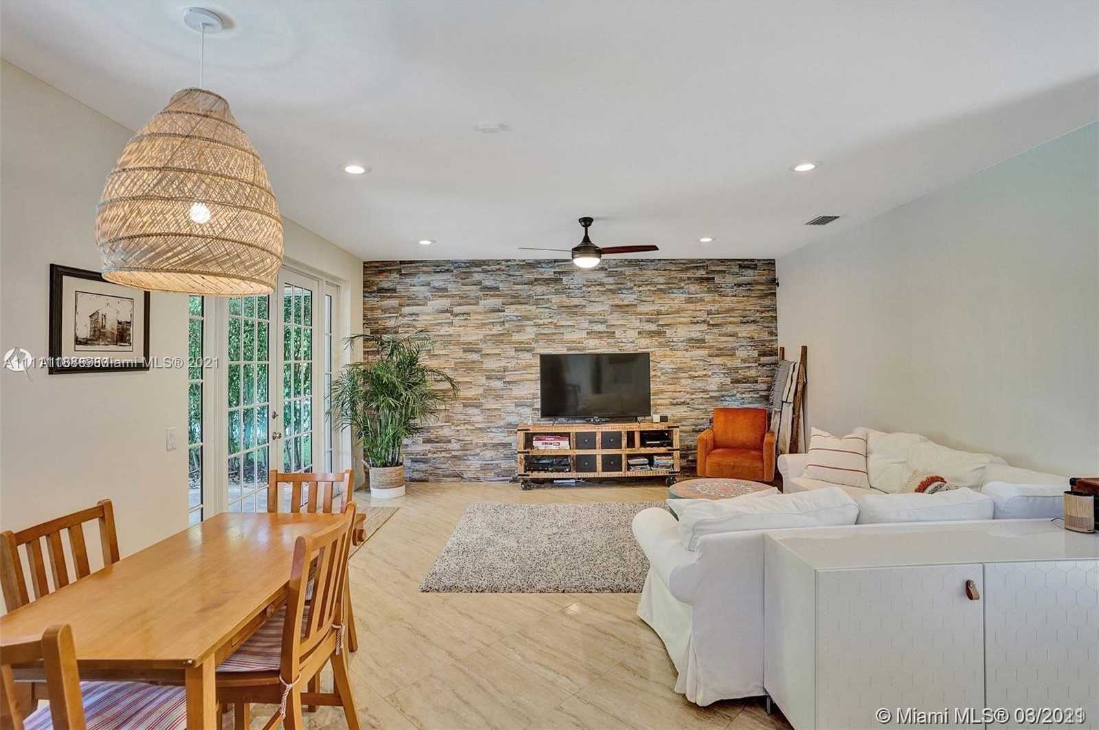 Small Image of 1541 SANDPIPER CIR, Weston Number 10
