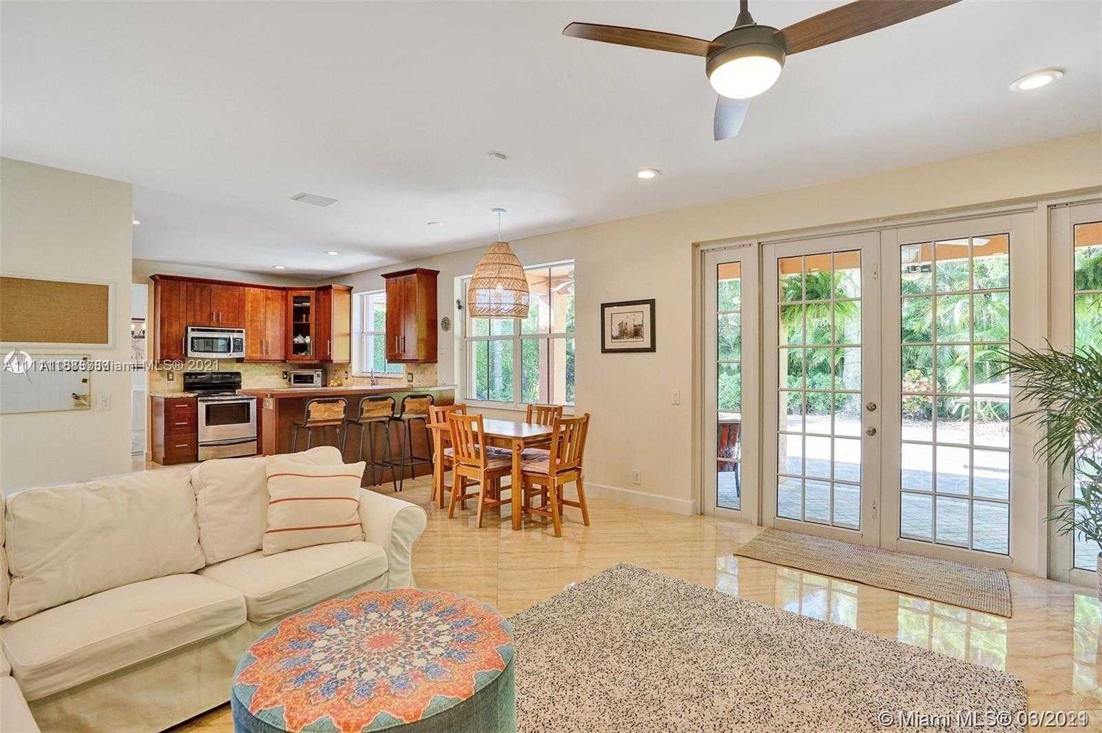 Small Image of 1541 SANDPIPER CIR, Weston Number 11