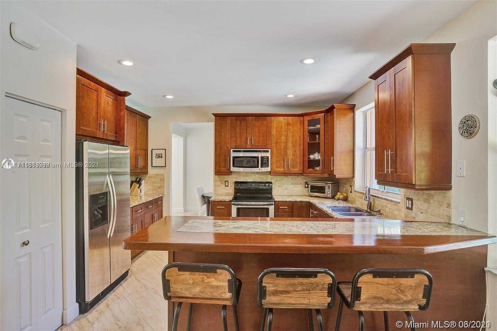 Small Image of 1541 SANDPIPER CIR, Weston Number 12