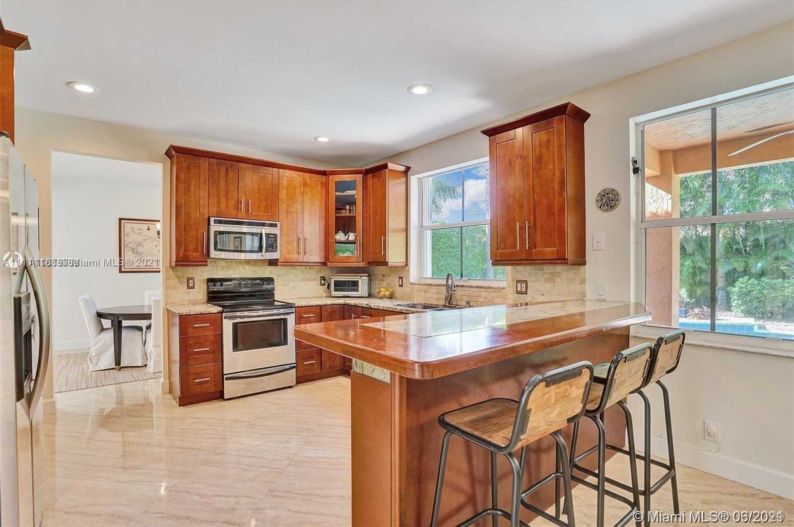 Small Image of 1541 SANDPIPER CIR, Weston Number 14