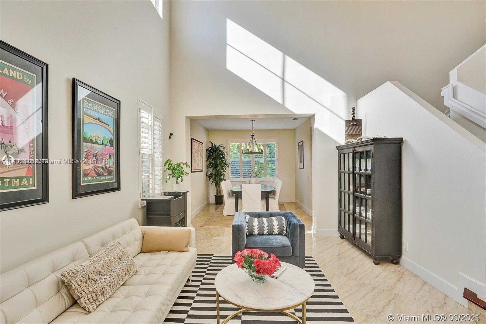Small Image of 1541 SANDPIPER CIR, Weston Number 16