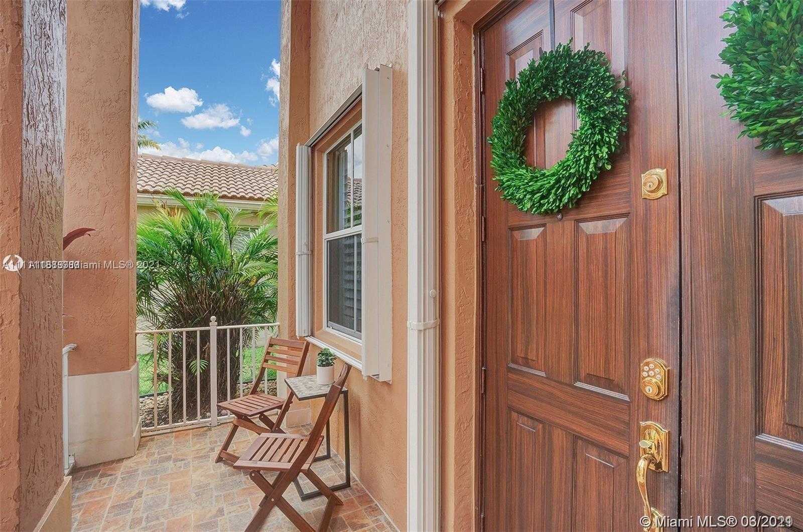 Small Image of 1541 SANDPIPER CIR, Weston Number 2