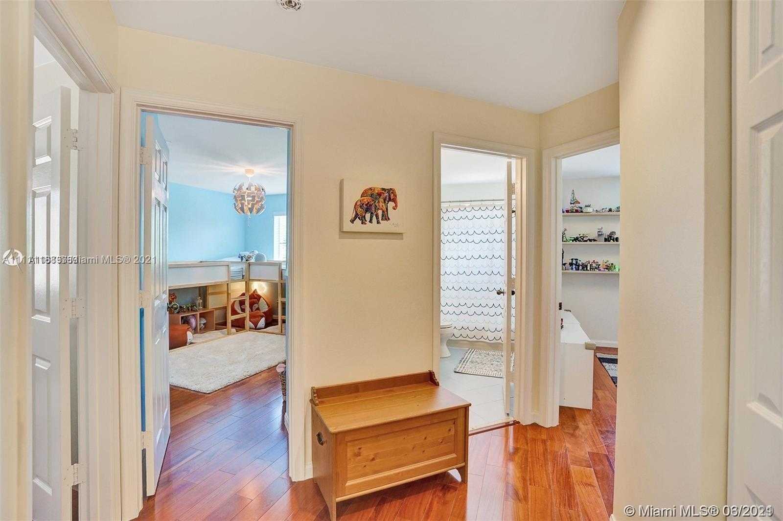 Small Image of 1541 SANDPIPER CIR, Weston Number 21