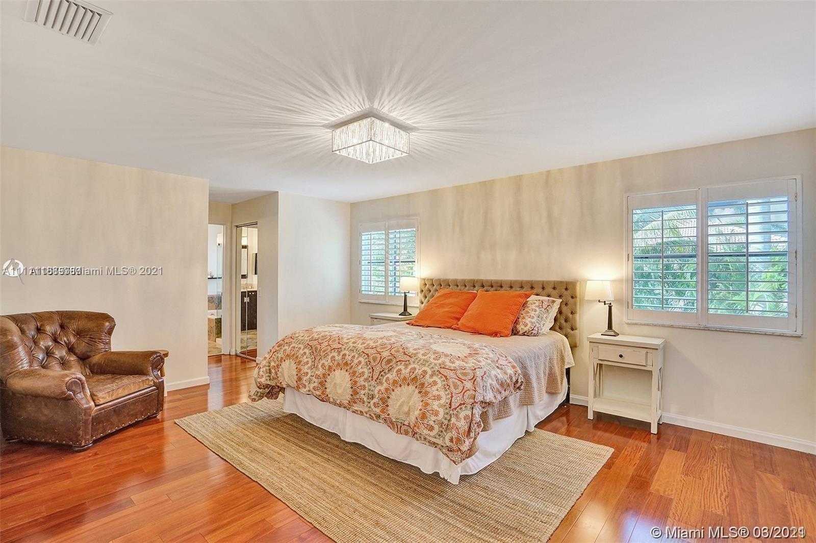 Small Image of 1541 SANDPIPER CIR, Weston Number 22