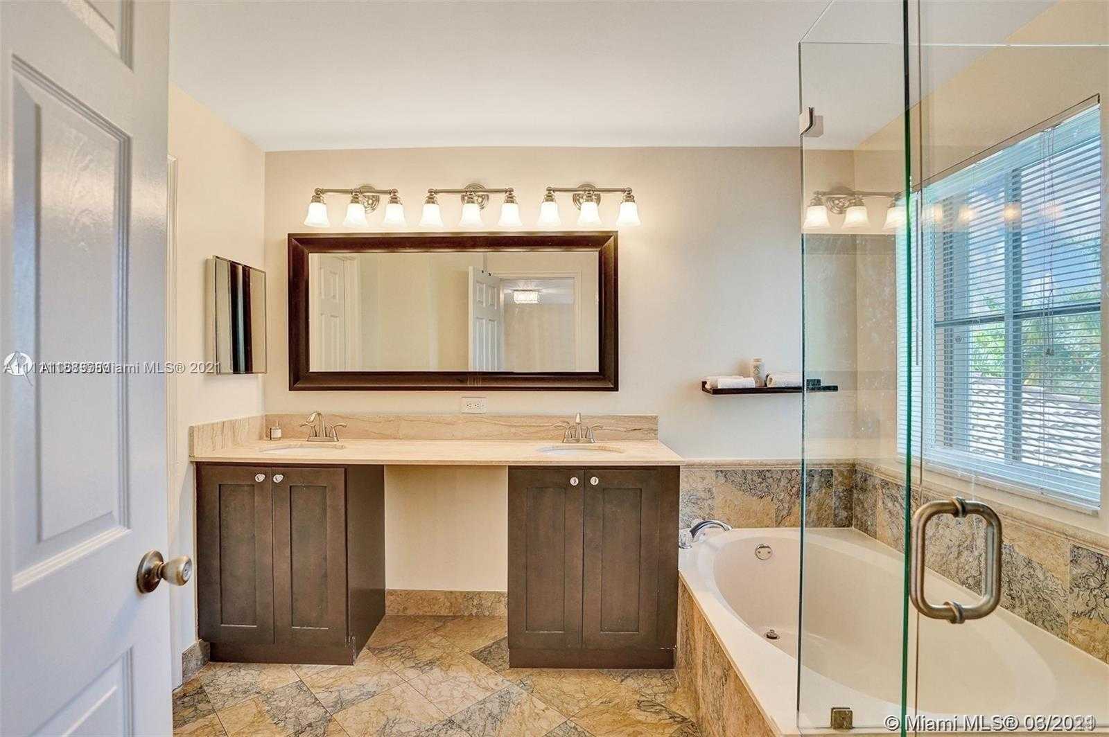 Small Image of 1541 SANDPIPER CIR, Weston Number 24