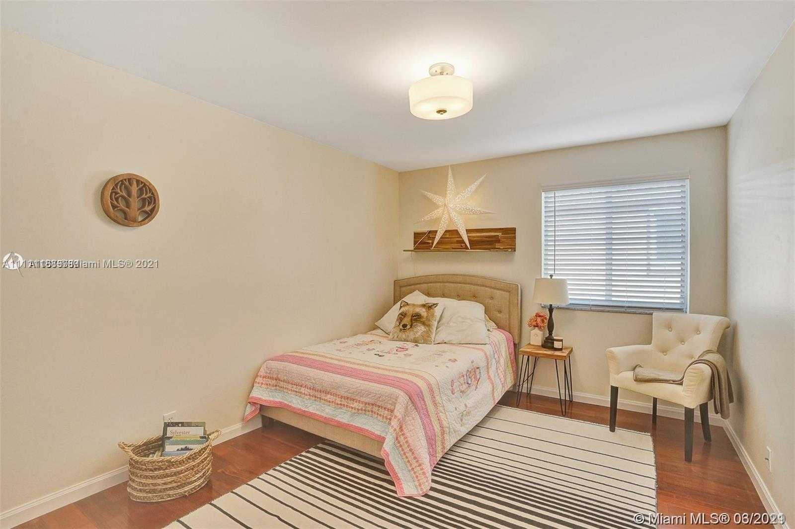 Small Image of 1541 SANDPIPER CIR, Weston Number 25