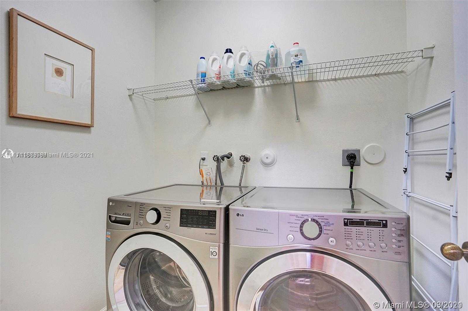 Small Image of 1541 SANDPIPER CIR, Weston Number 32