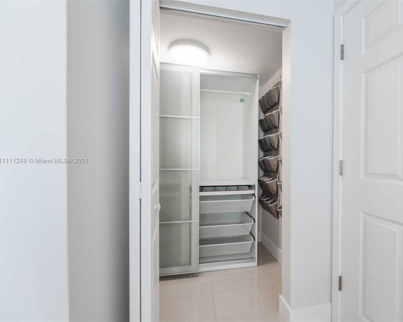 Small Image of 1155 BRICKELL BAY DR #1801, Miami Number 14