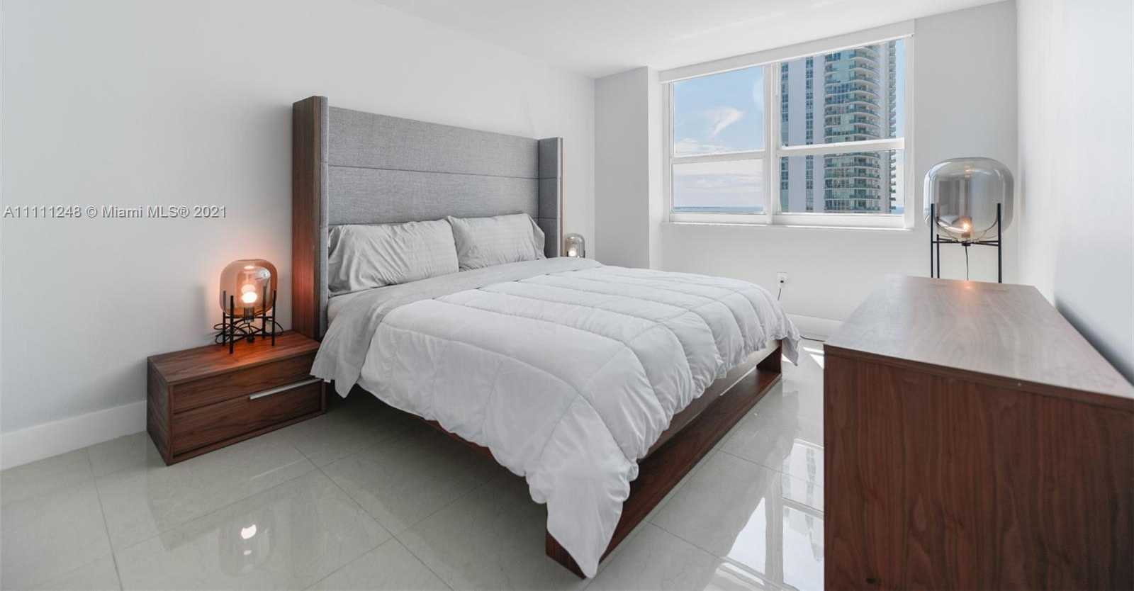 Small Image of 1155 BRICKELL BAY DR #1801, Miami Number 15