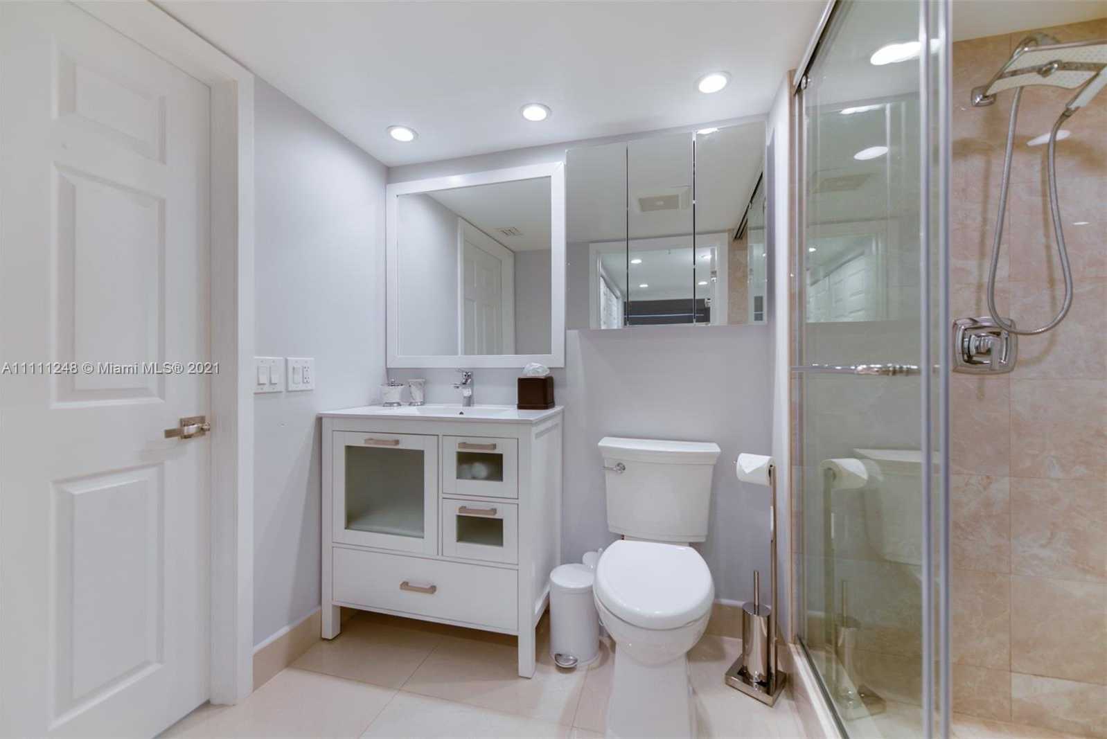 Small Image of 1155 BRICKELL BAY DR #1801, Miami Number 17