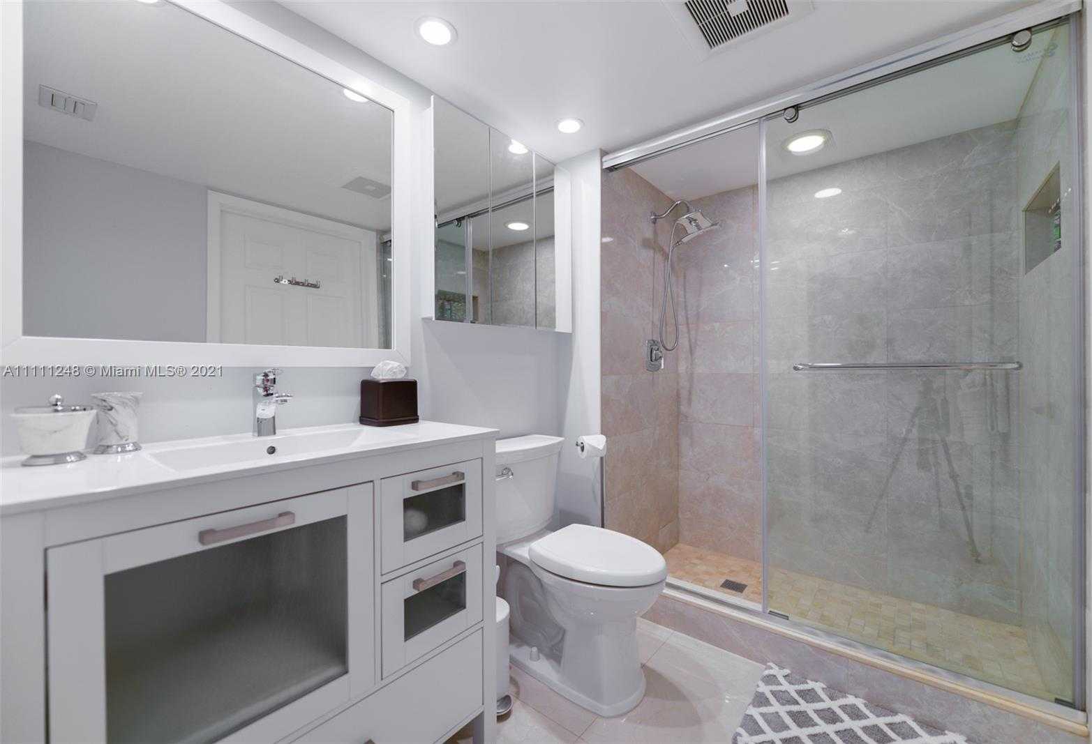 Small Image of 1155 BRICKELL BAY DR #1801, Miami Number 18