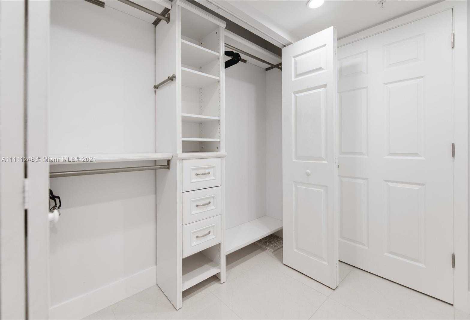 Small Image of 1155 BRICKELL BAY DR #1801, Miami Number 19