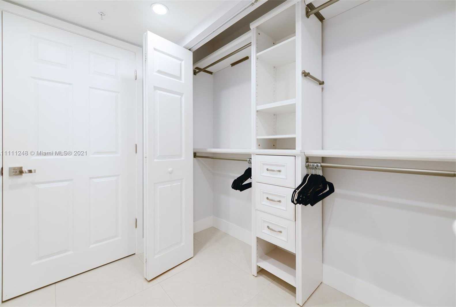 Small Image of 1155 BRICKELL BAY DR #1801, Miami Number 20