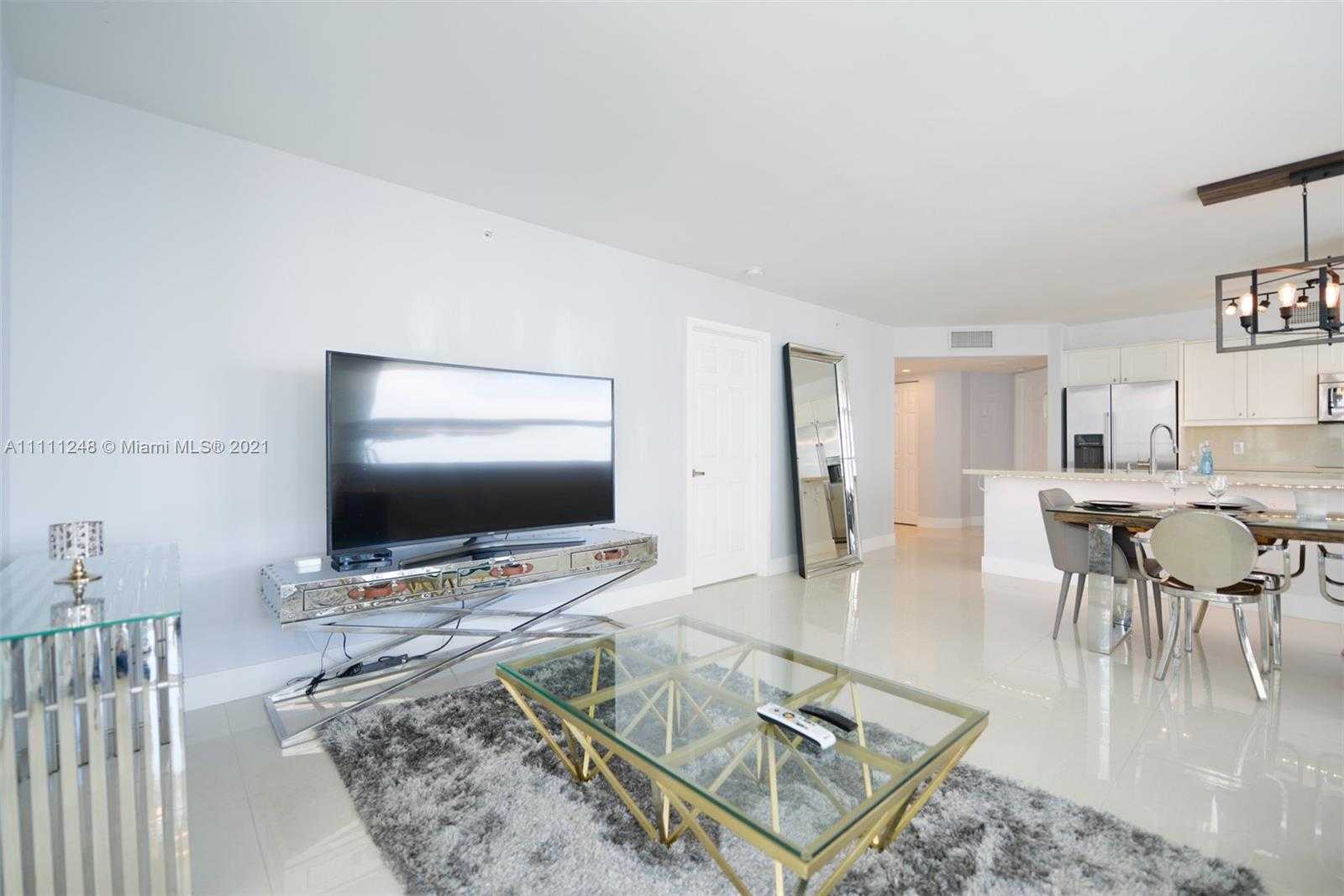 Small Image of 1155 BRICKELL BAY DR #1801, Miami Number 3