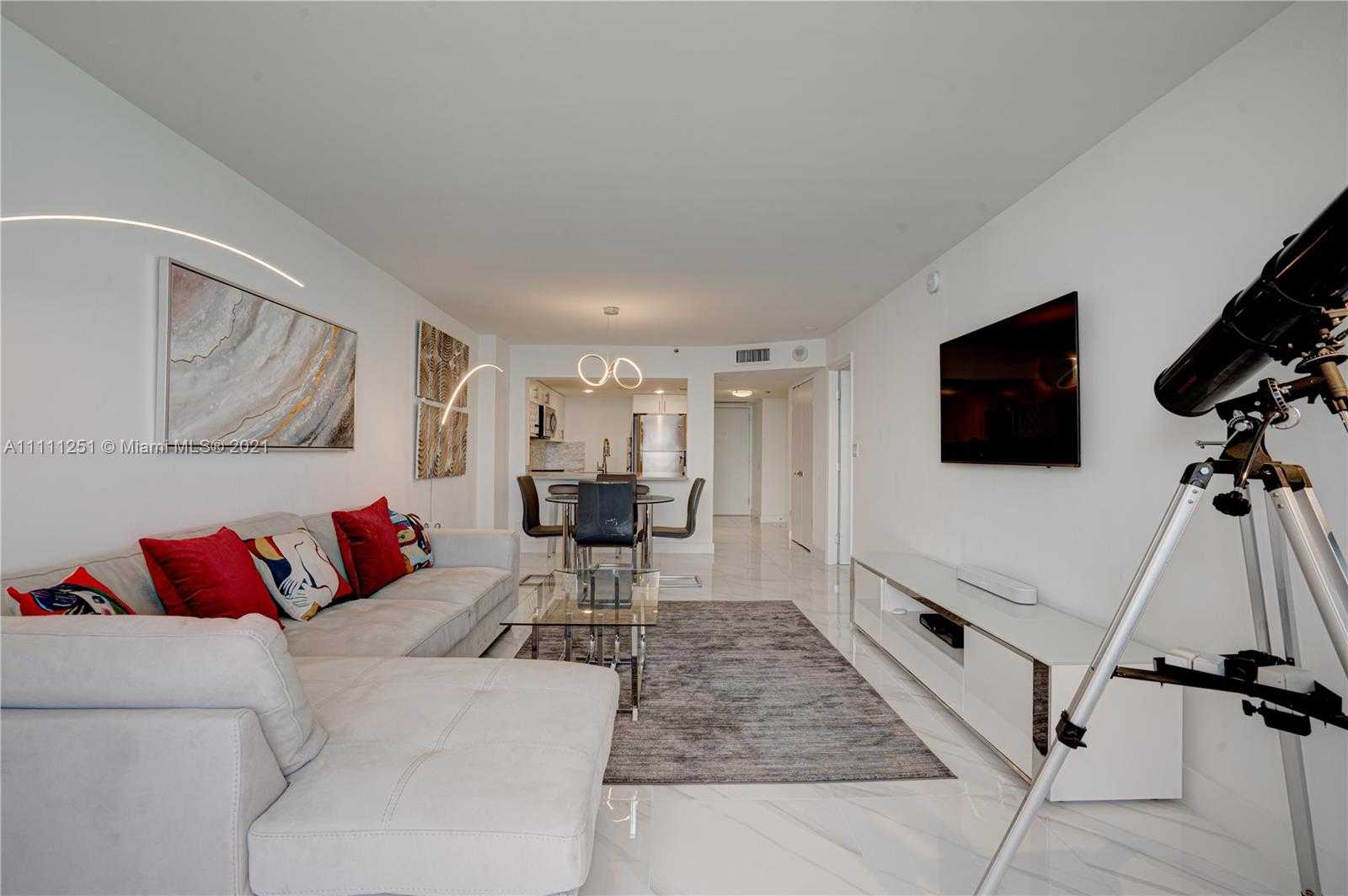 Small Image of 2555 COLLINS AVE #2207, Miami Beach Number 13