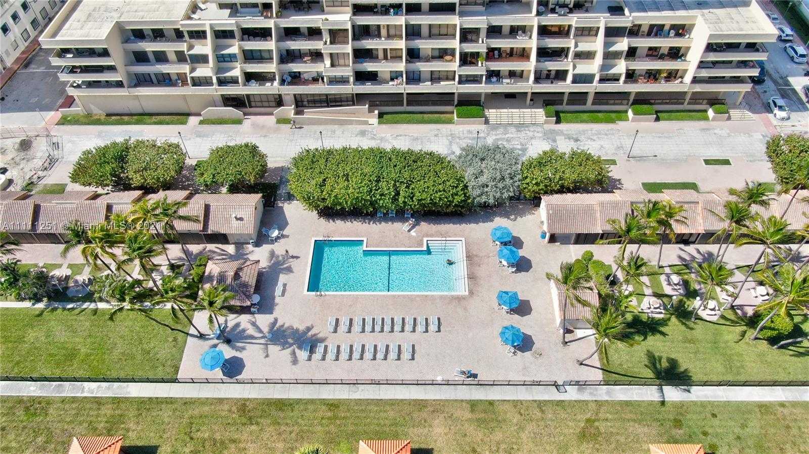 Small Image of 2555 COLLINS AVE #2207, Miami Beach Number 28