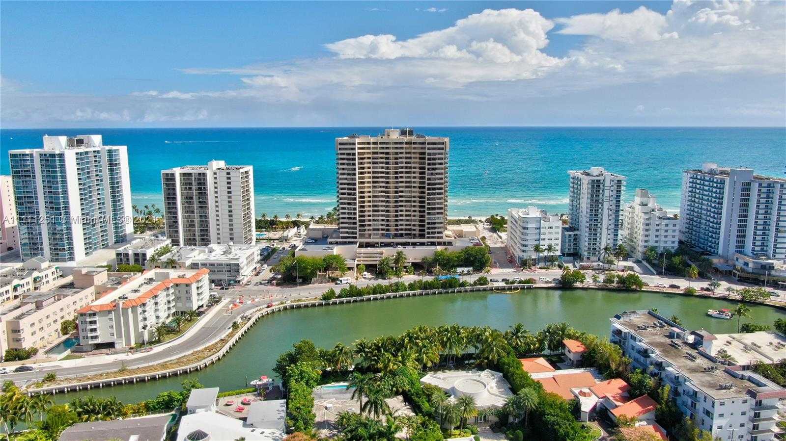 Small Image of 2555 COLLINS AVE #2207, Miami Beach Number 31