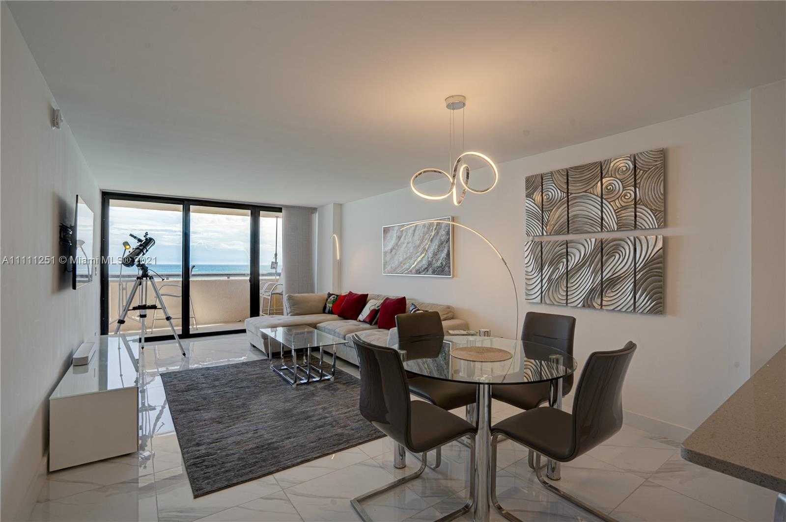 Small Image of 2555 COLLINS AVE #2207, Miami Beach Number 5