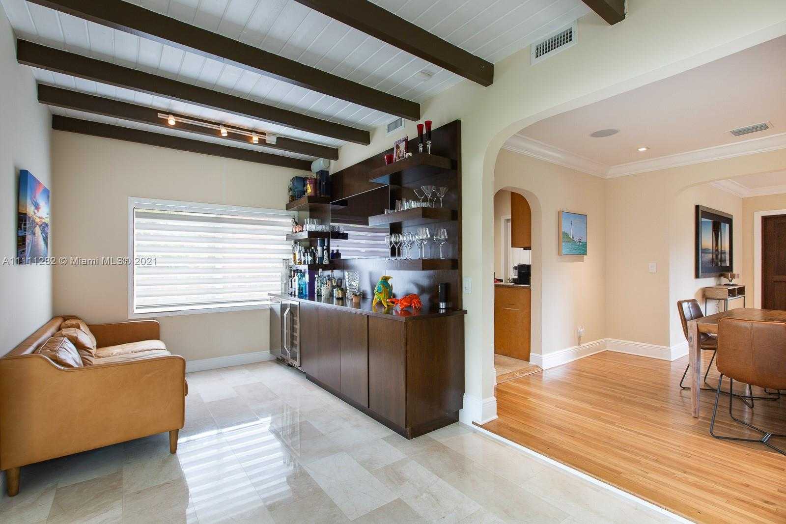 Small Image of 3910 SOUTH WEST 60TH PL, Miami Number 13