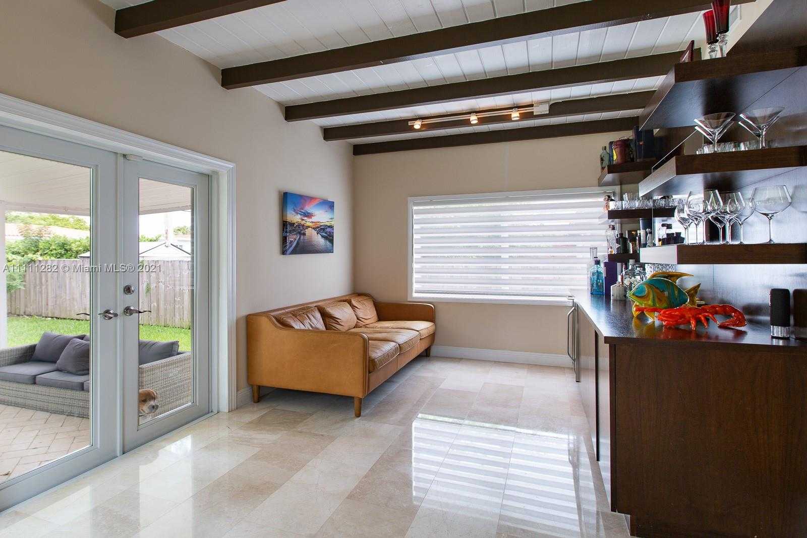 Small Image of 3910 SOUTH WEST 60TH PL, Miami Number 14
