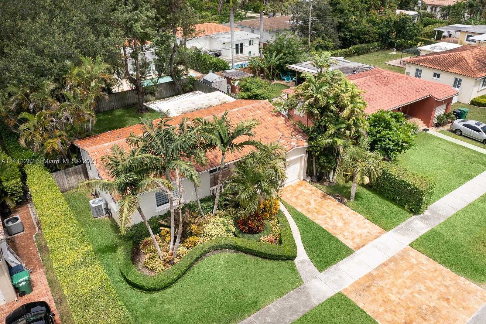 Small Image of 3910 SOUTH WEST 60TH PL, Miami Number 17