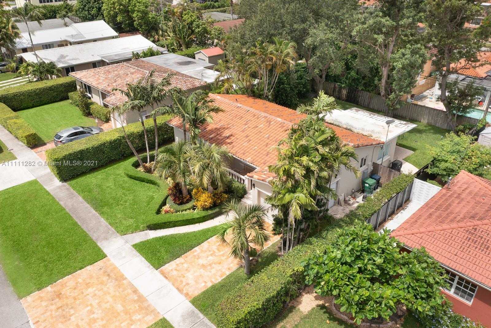 Small Image of 3910 SOUTH WEST 60TH PL, Miami Number 18