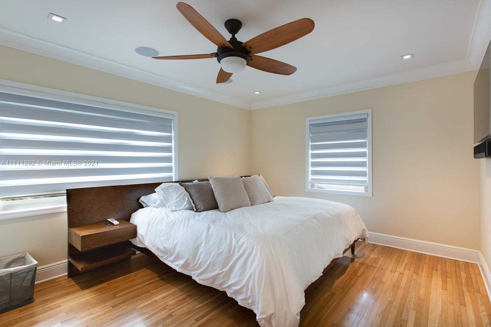 Small Image of 3910 SOUTH WEST 60TH PL, Miami Number 19