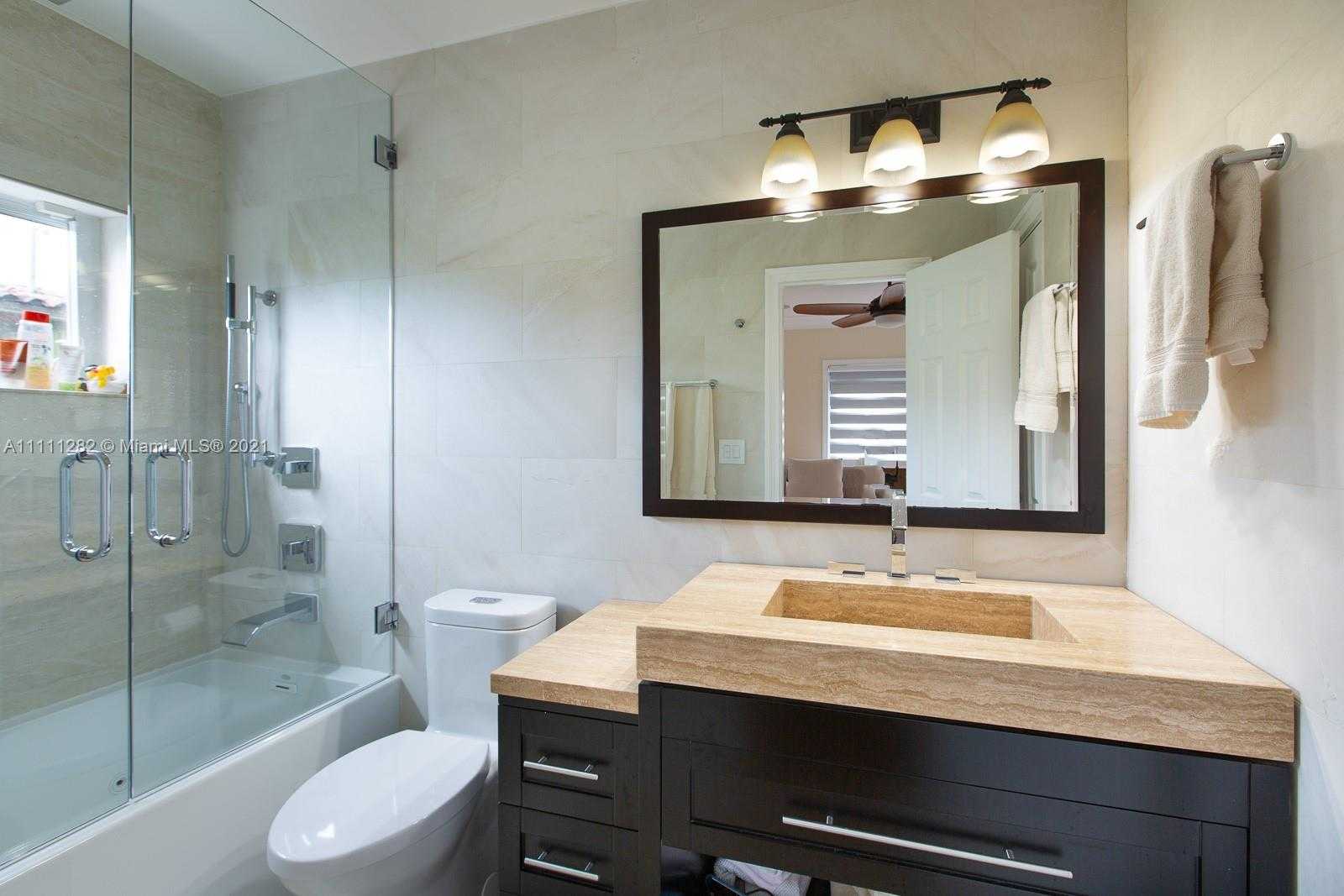 Small Image of 3910 SOUTH WEST 60TH PL, Miami Number 20