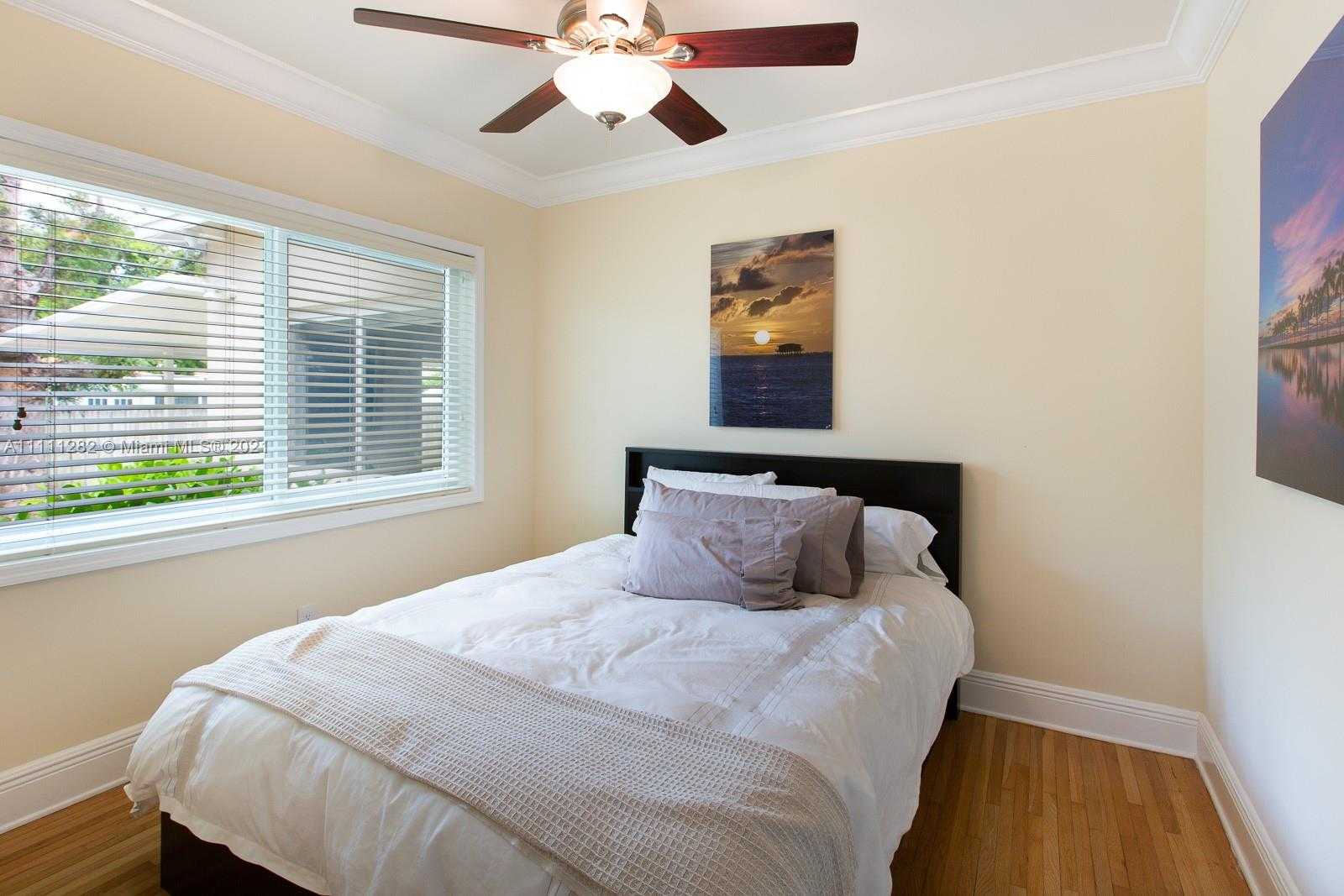 Small Image of 3910 SOUTH WEST 60TH PL, Miami Number 21