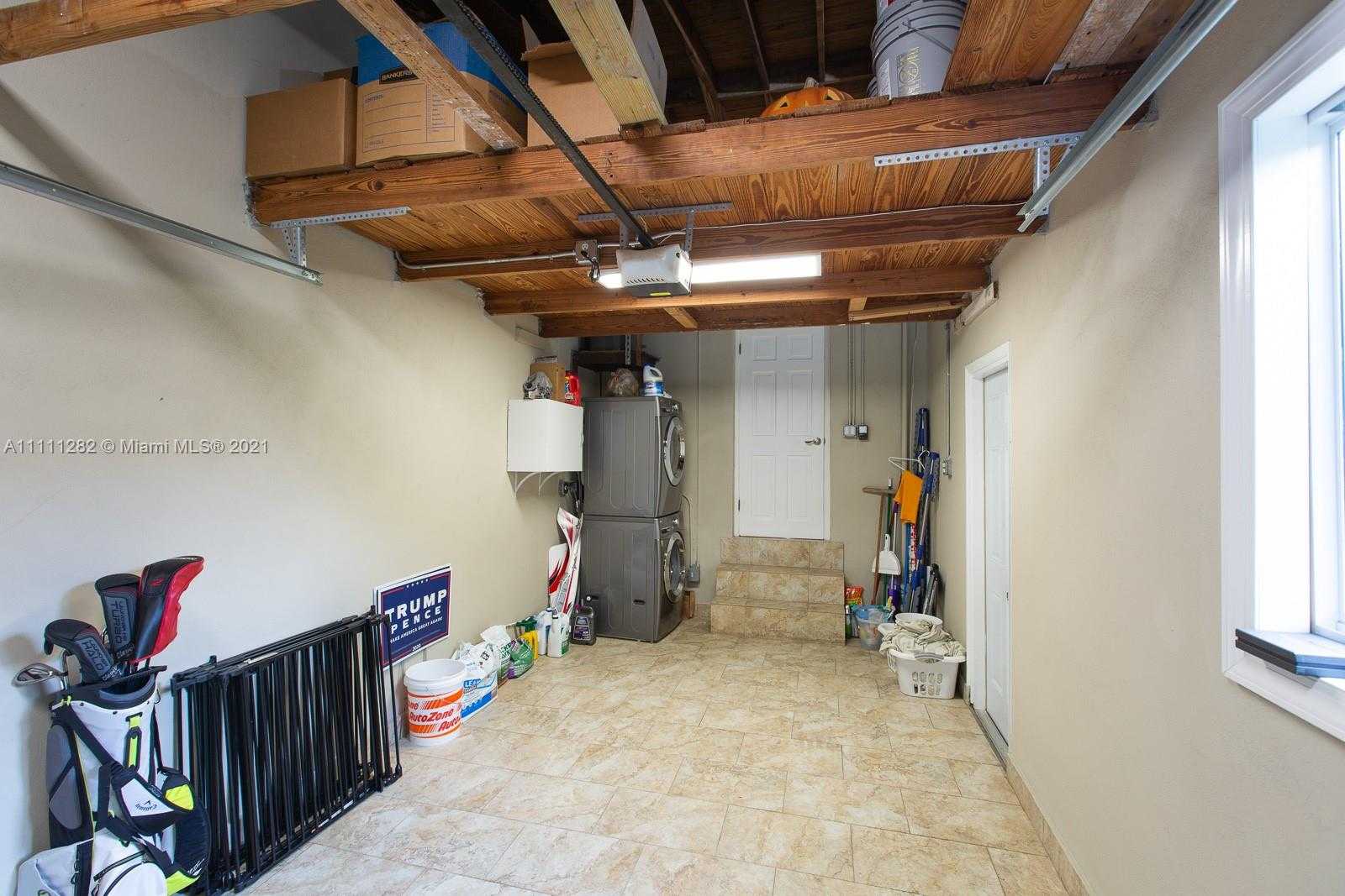 Small Image of 3910 SOUTH WEST 60TH PL, Miami Number 24
