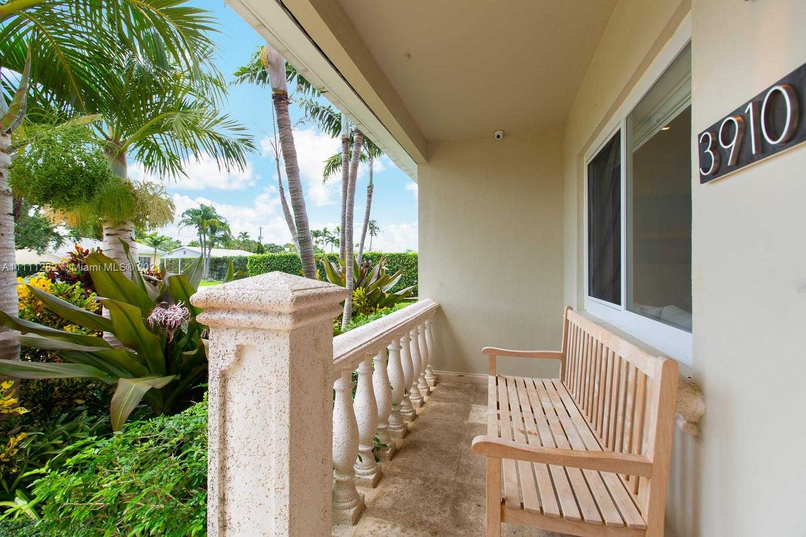 Small Image of 3910 SOUTH WEST 60TH PL, Miami Number 5