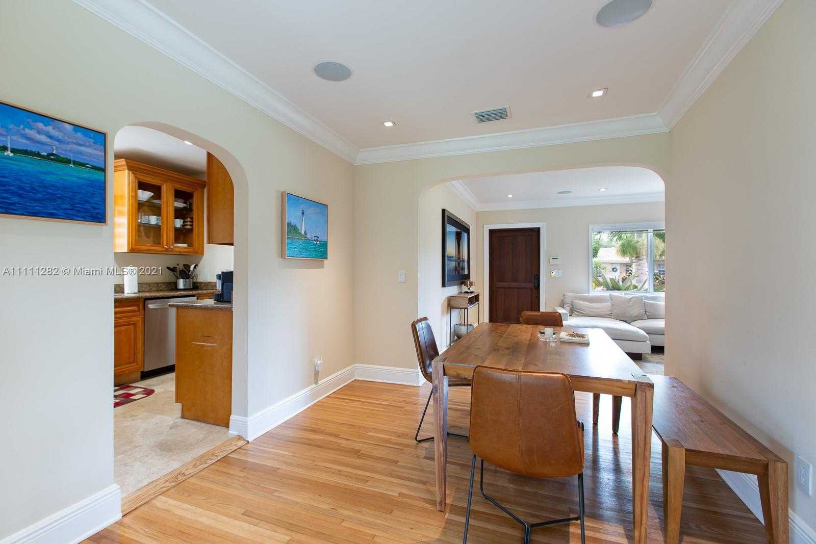 Small Image of 3910 SOUTH WEST 60TH PL, Miami Number 9