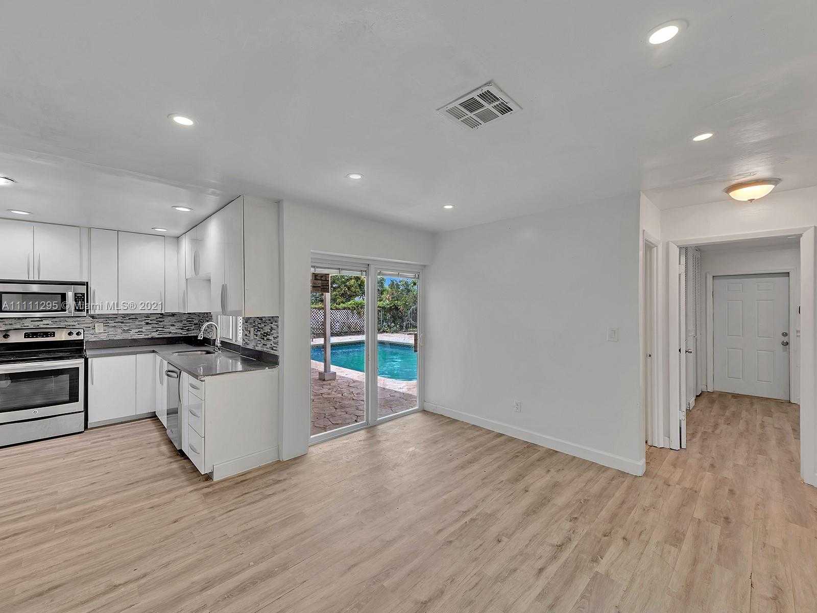 Small Image of 907 WASHINGTON ST, Hollywood Number 12