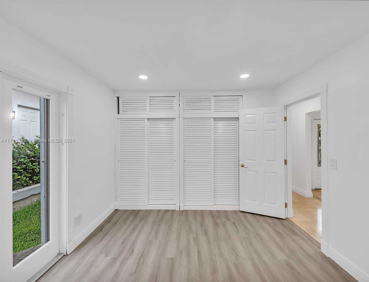 Small Image of 907 WASHINGTON ST, Hollywood Number 20