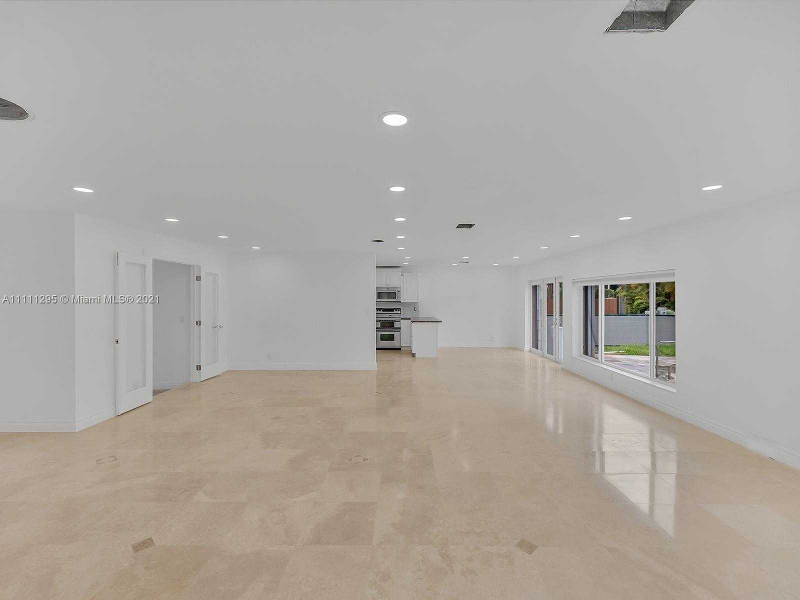 Small Image of 907 WASHINGTON ST, Hollywood Number 4