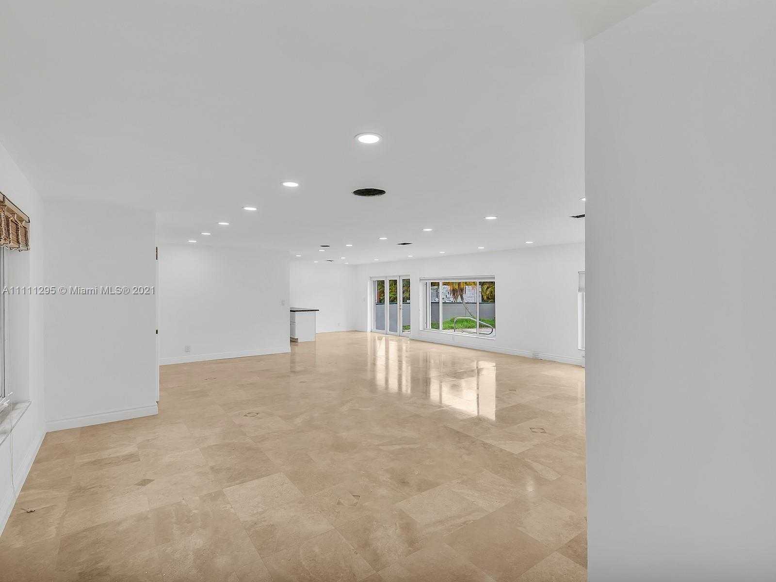 Small Image of 907 WASHINGTON ST, Hollywood Number 5