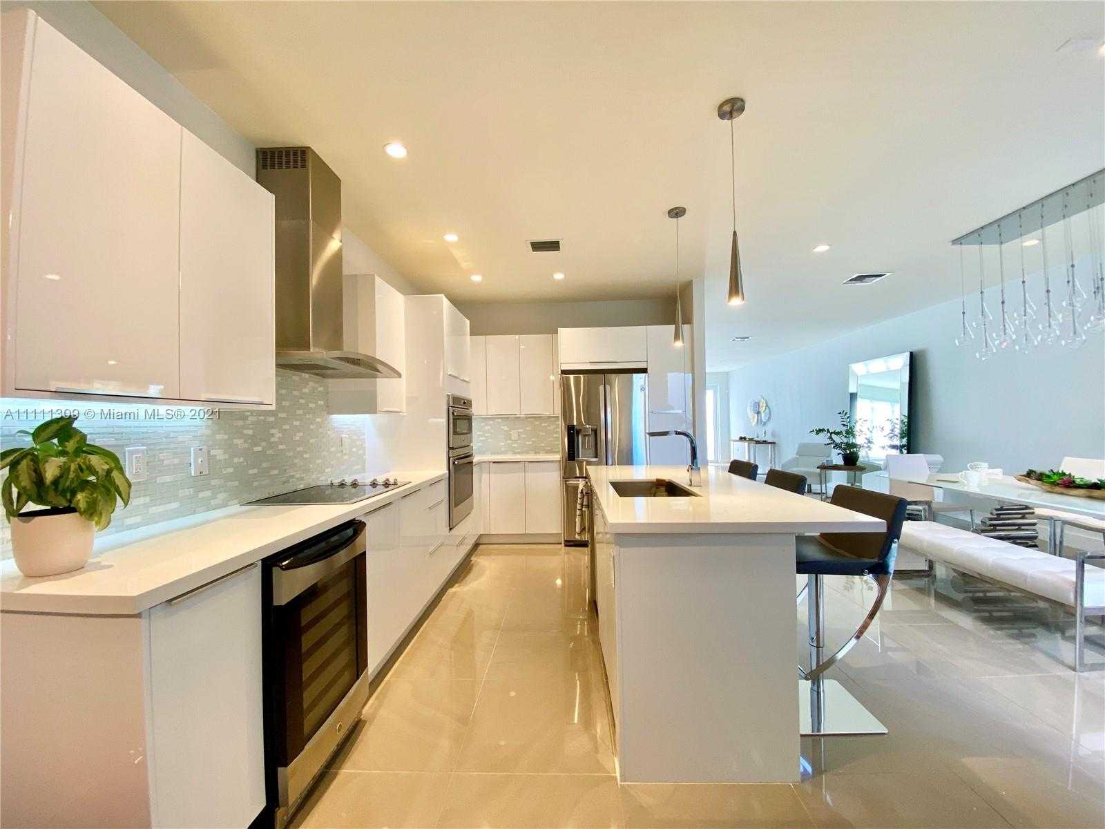 Small Image of 6328 NORTH WEST 105TH PL #., Doral Number 10