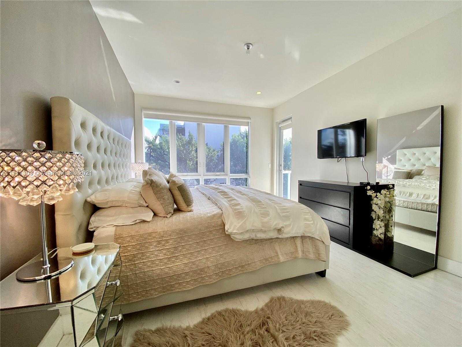 Small Image of 6328 NORTH WEST 105TH PL #., Doral Number 17