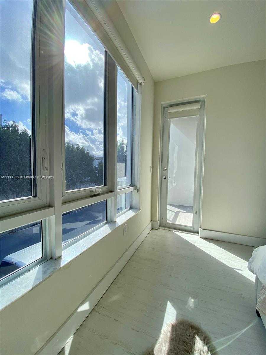 Small Image of 6328 NORTH WEST 105TH PL #., Doral Number 19
